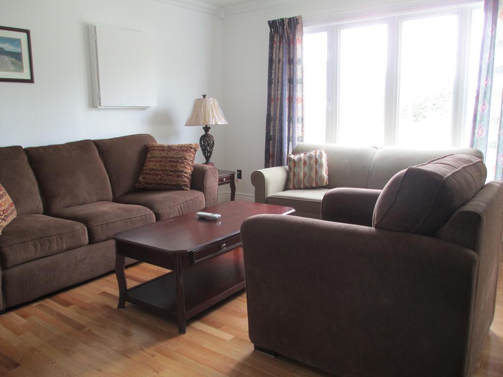 Comerford'S Ocean View Suites Holyrood الغرفة الصورة