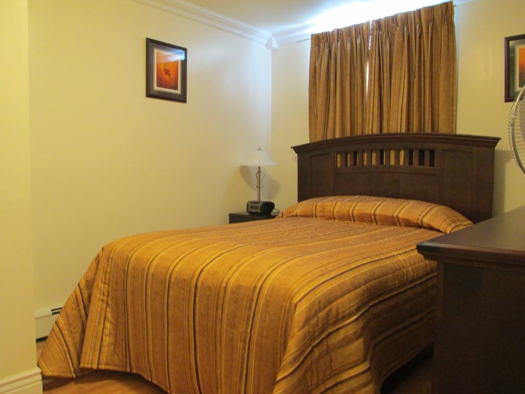 Comerford'S Ocean View Suites Holyrood الغرفة الصورة