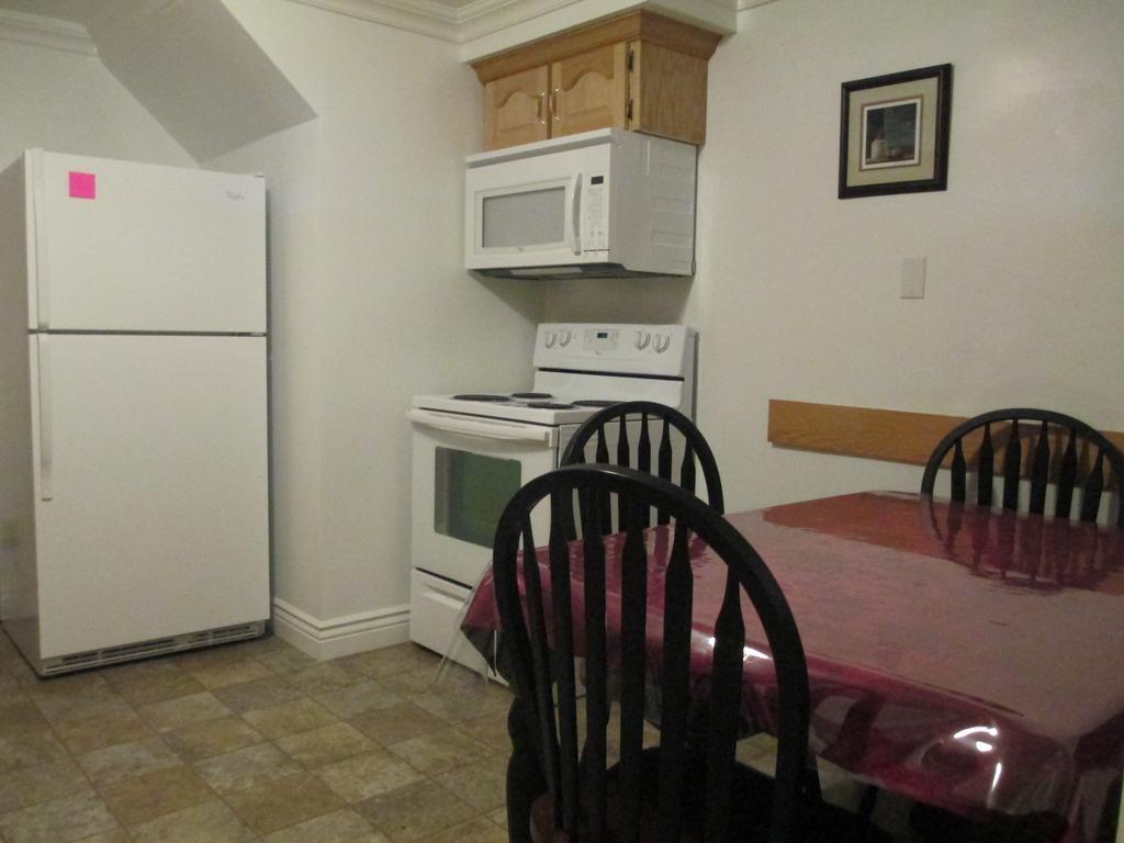 Comerford'S Ocean View Suites Holyrood المظهر الخارجي الصورة