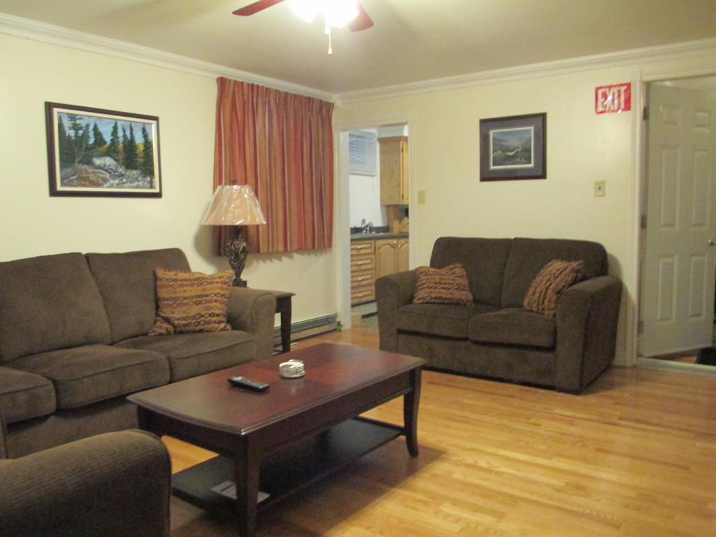 Comerford'S Ocean View Suites Holyrood الغرفة الصورة