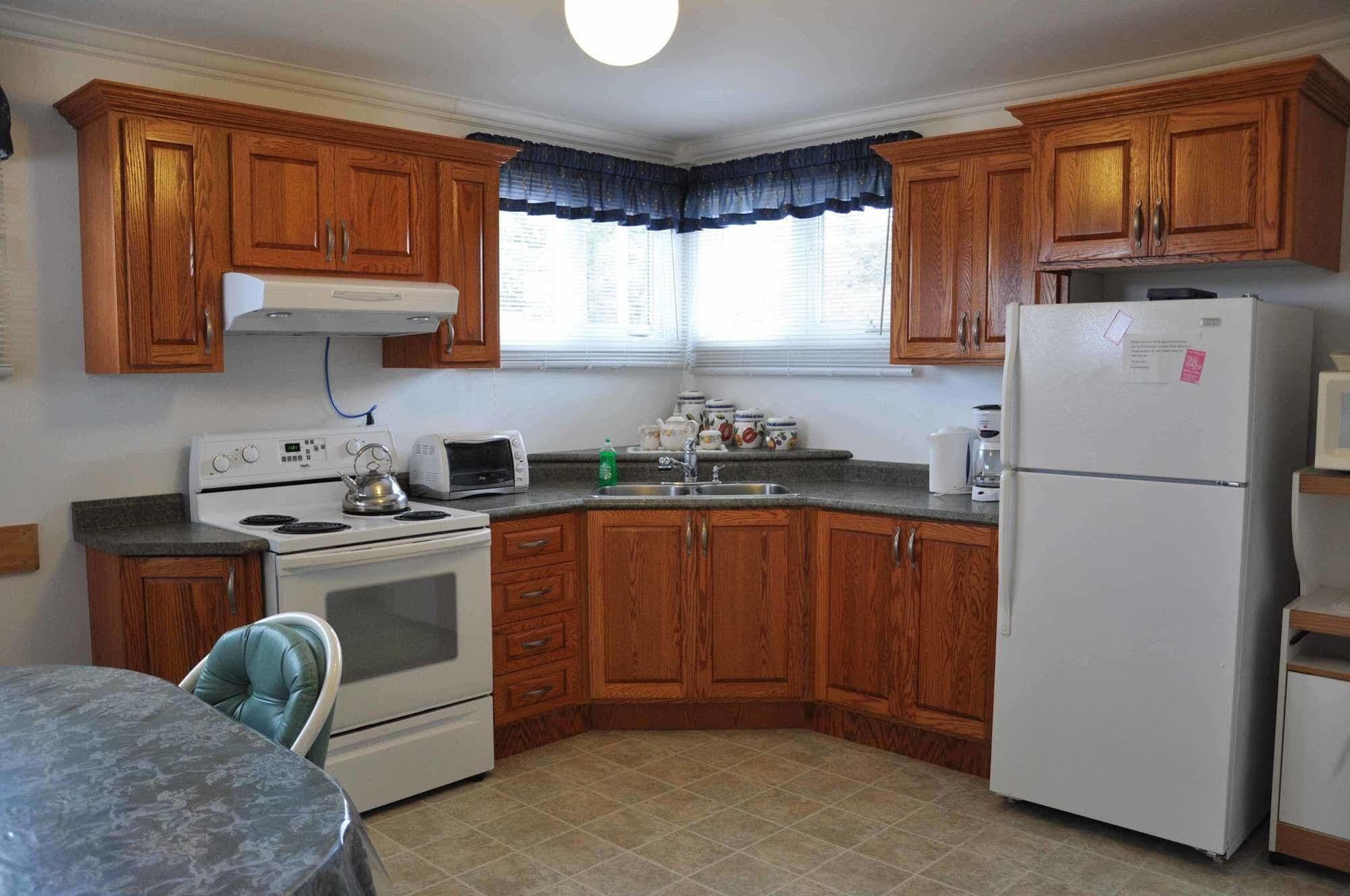 Comerford'S Ocean View Suites Holyrood المظهر الخارجي الصورة